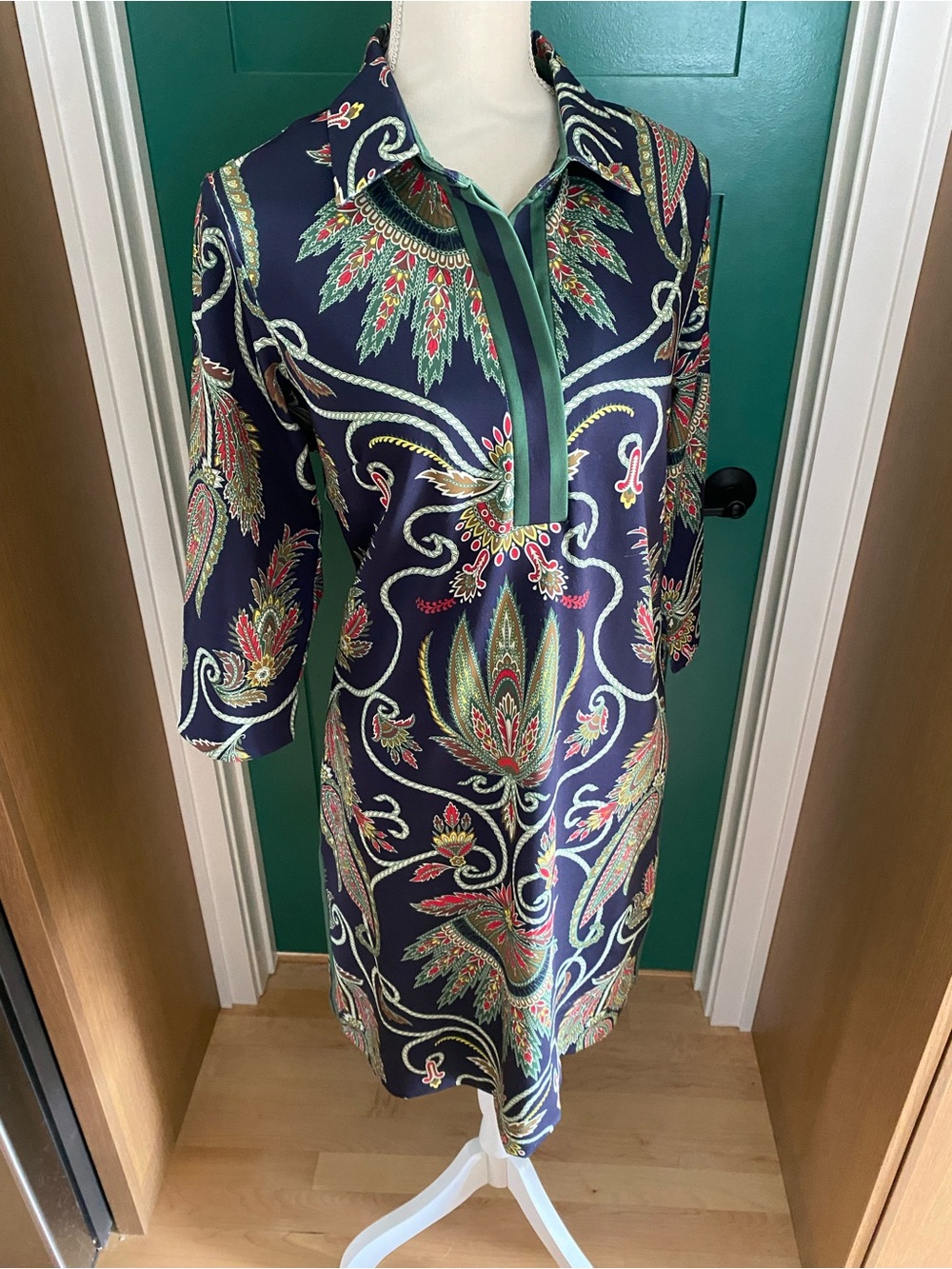 Gretchen Scott ‘Everywhere The Plume’ collated Shirt Dress in Navy w/ Green Trim